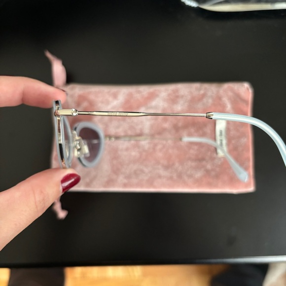 MIU MIU blue sunglasses - Picture 3 of 5